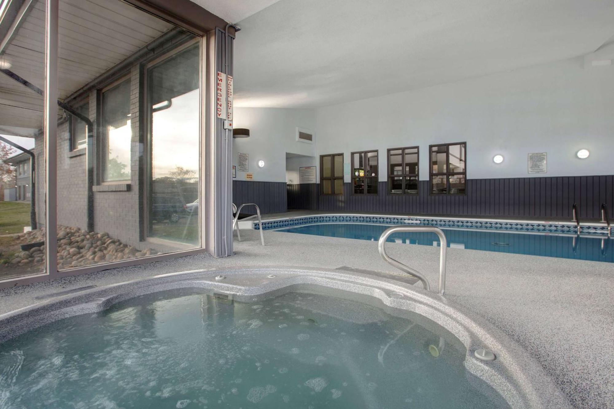 Days Inn By Wyndham Barrie Kültér fotó