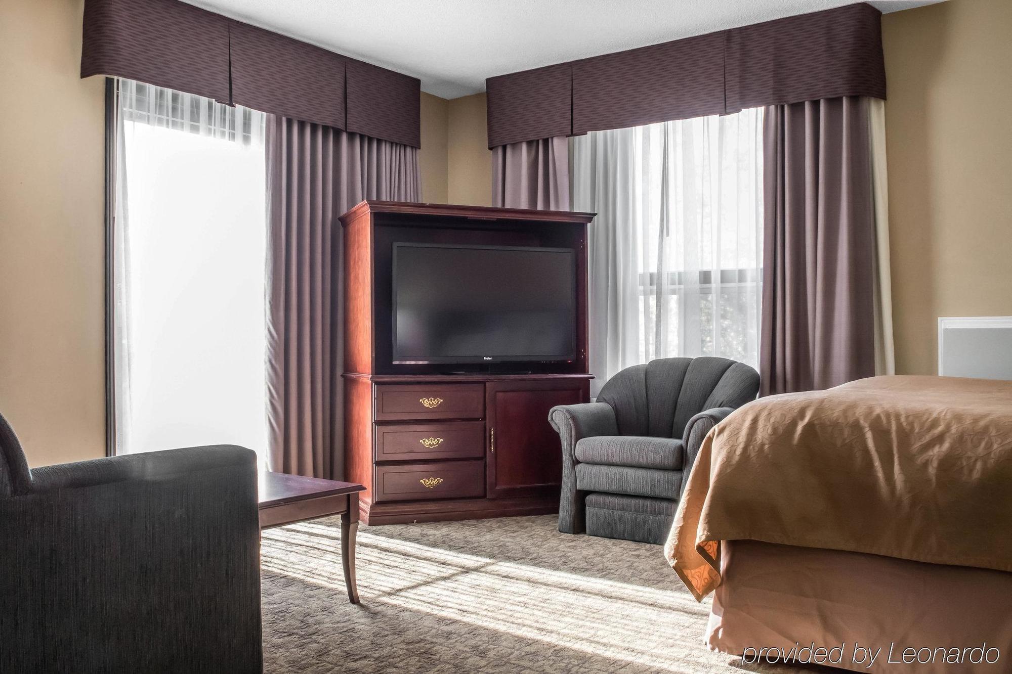 Days Inn By Wyndham Barrie Kültér fotó